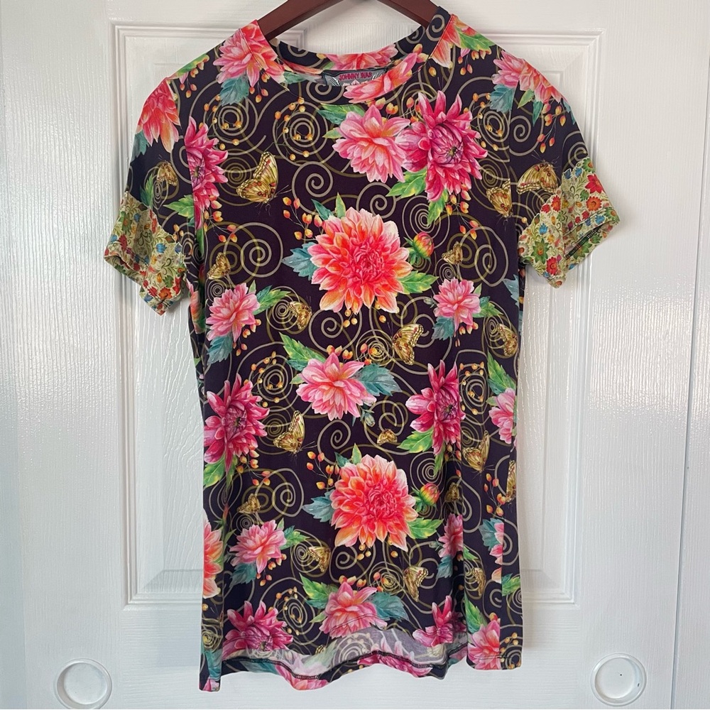 Johnny Was Uptown Favorite Lotus Flower Print Bamboo T-Shirt. XS.